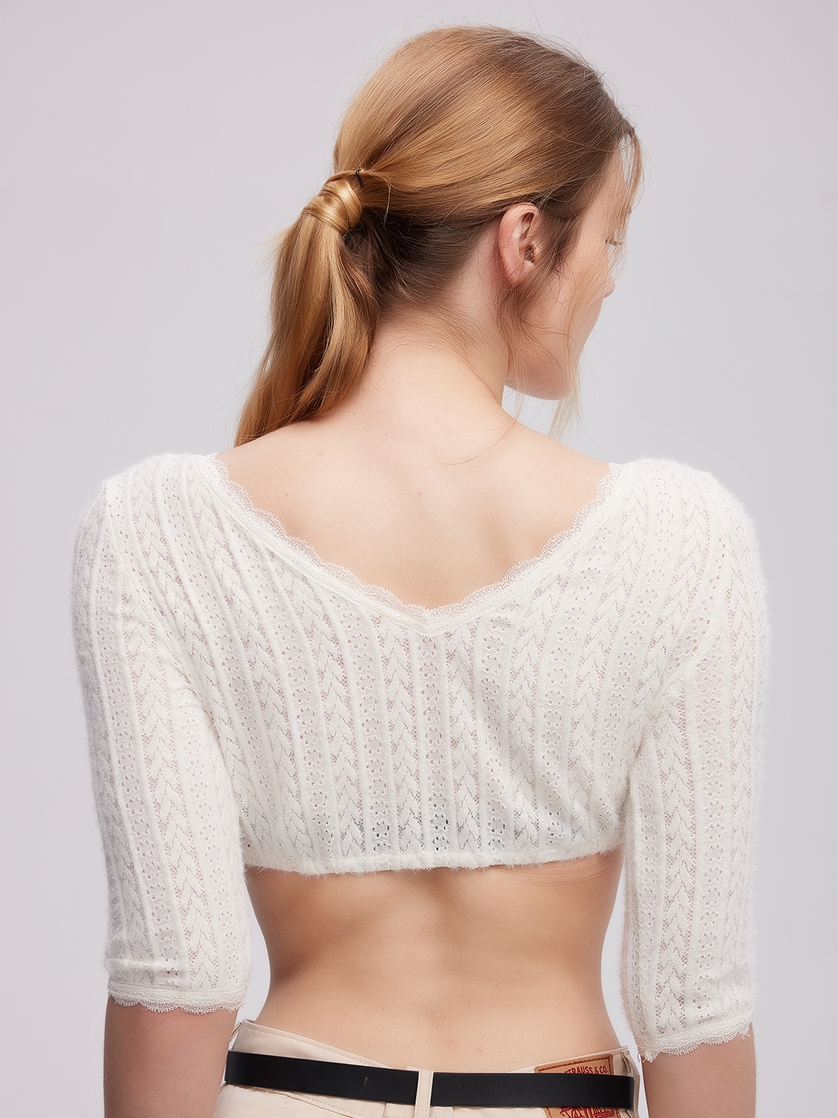 Moderne Dirndl-Bluse in Weiß