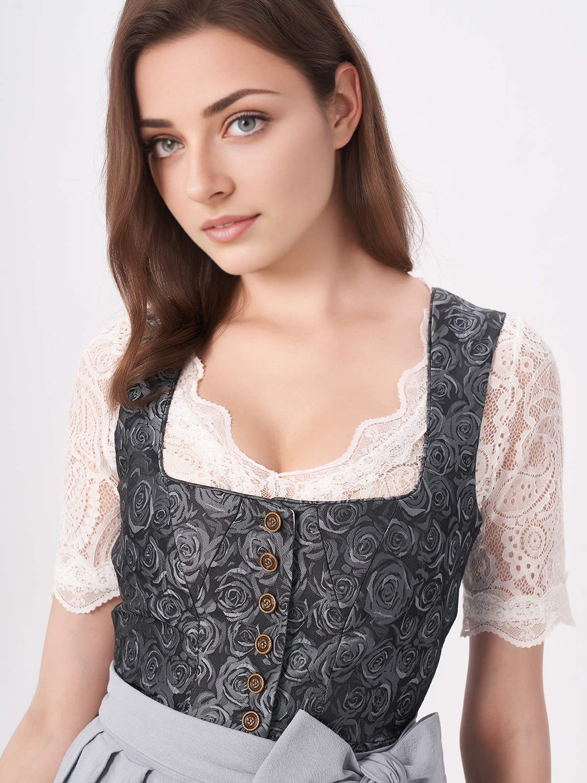 Traditionelles blaues Dirndl mit modernem Ausschnitt