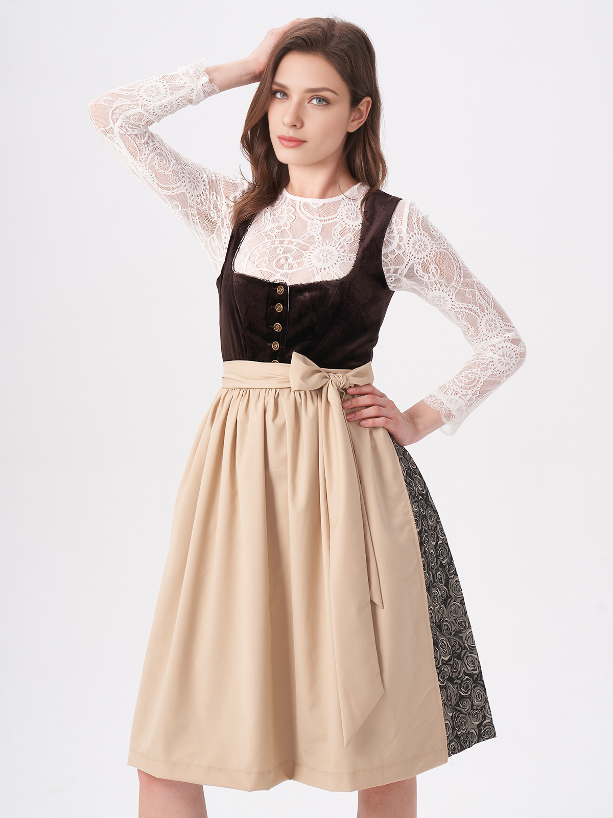 Ein elegantes grünes Dirndl mit floralen Details