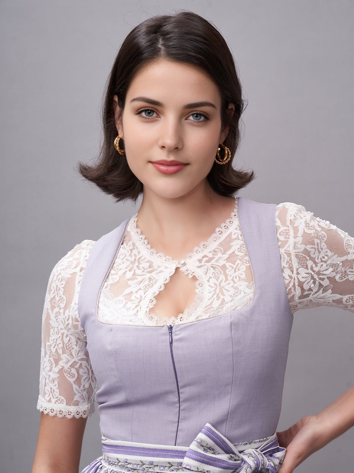 Dirndl in Lila – Eleganz und Tradition vereint