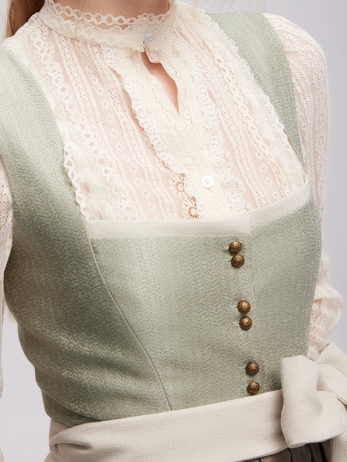 Modernes Dirndl in Grün