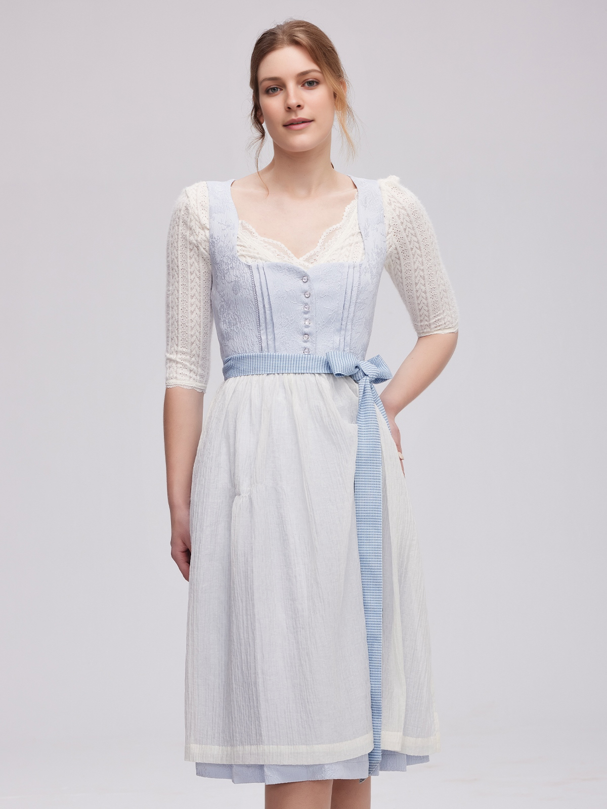 Modernes Dirndl in Blau