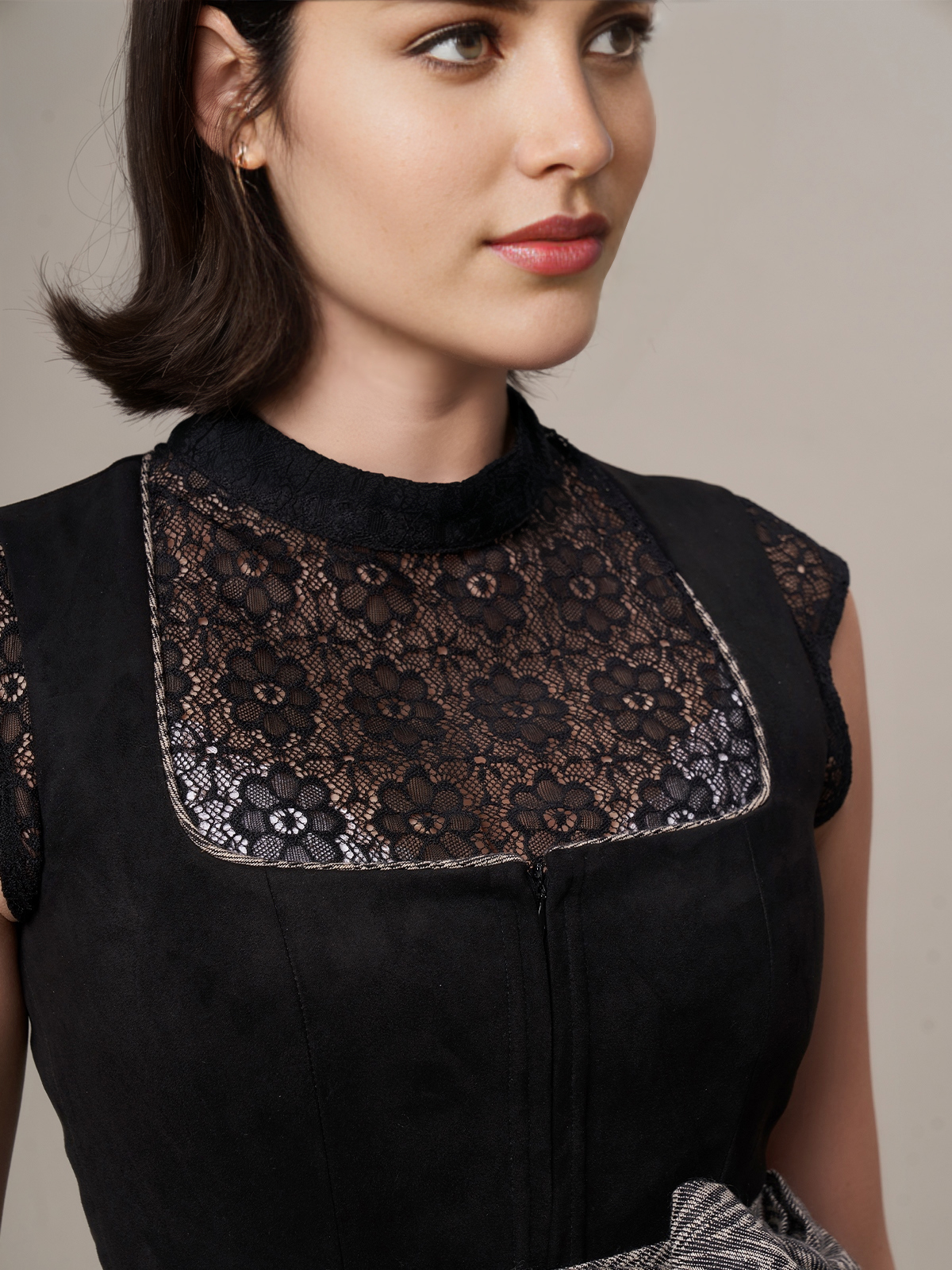 Dirndl samt dunkelgrün – stilvoll & vielseitig