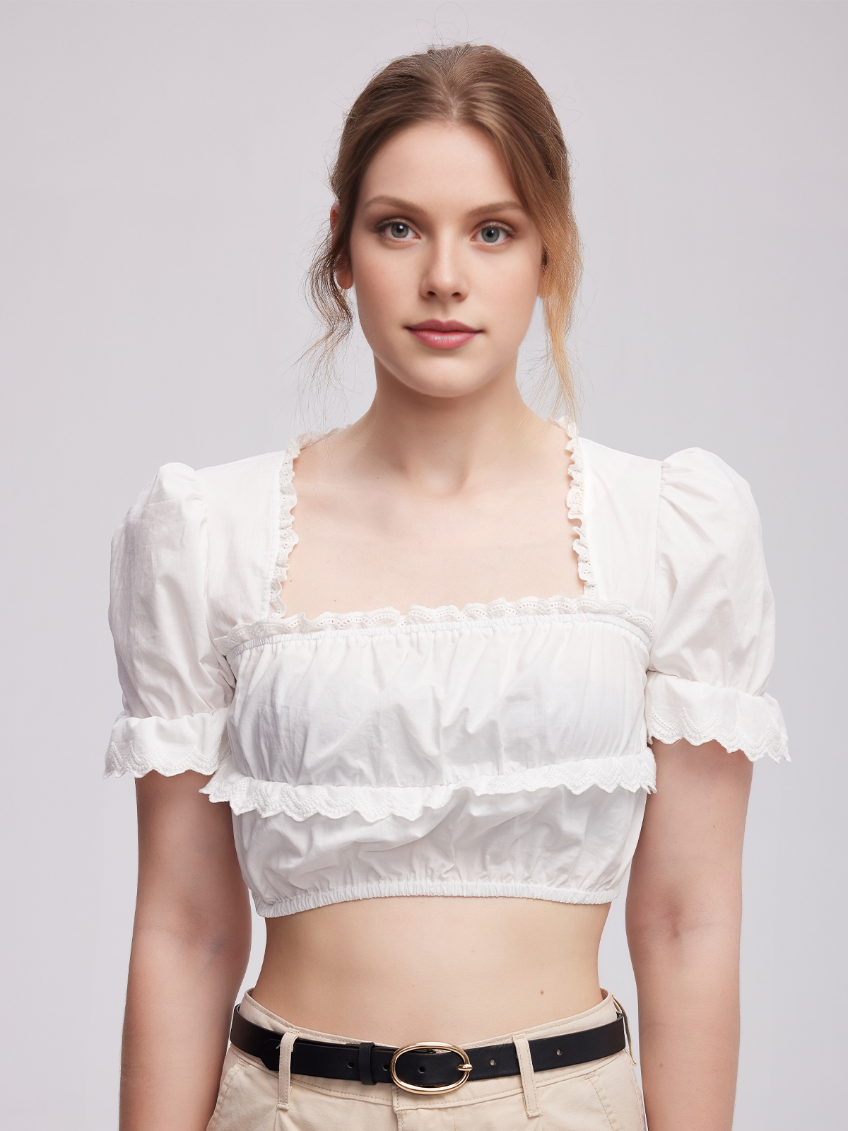 Elegante Dirndl-Bluse mit langem Rock