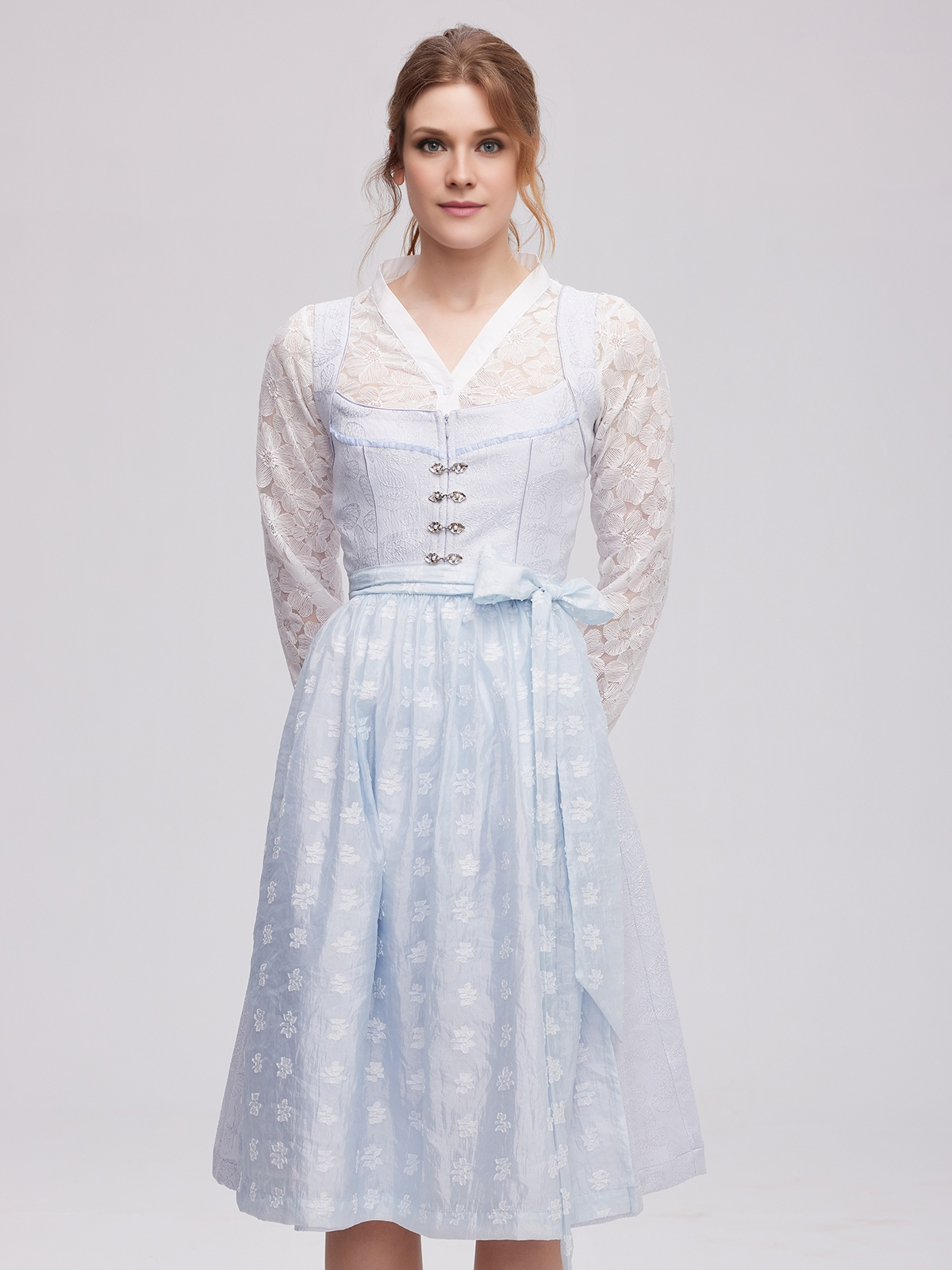 Dirndl mit perfekt sitzendem Ausschnitt