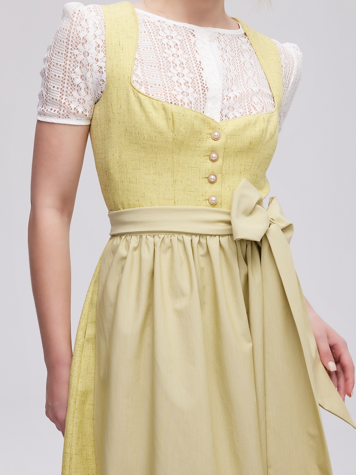 Dirndl in Gelb – perfekt für sommerliche Festivals
