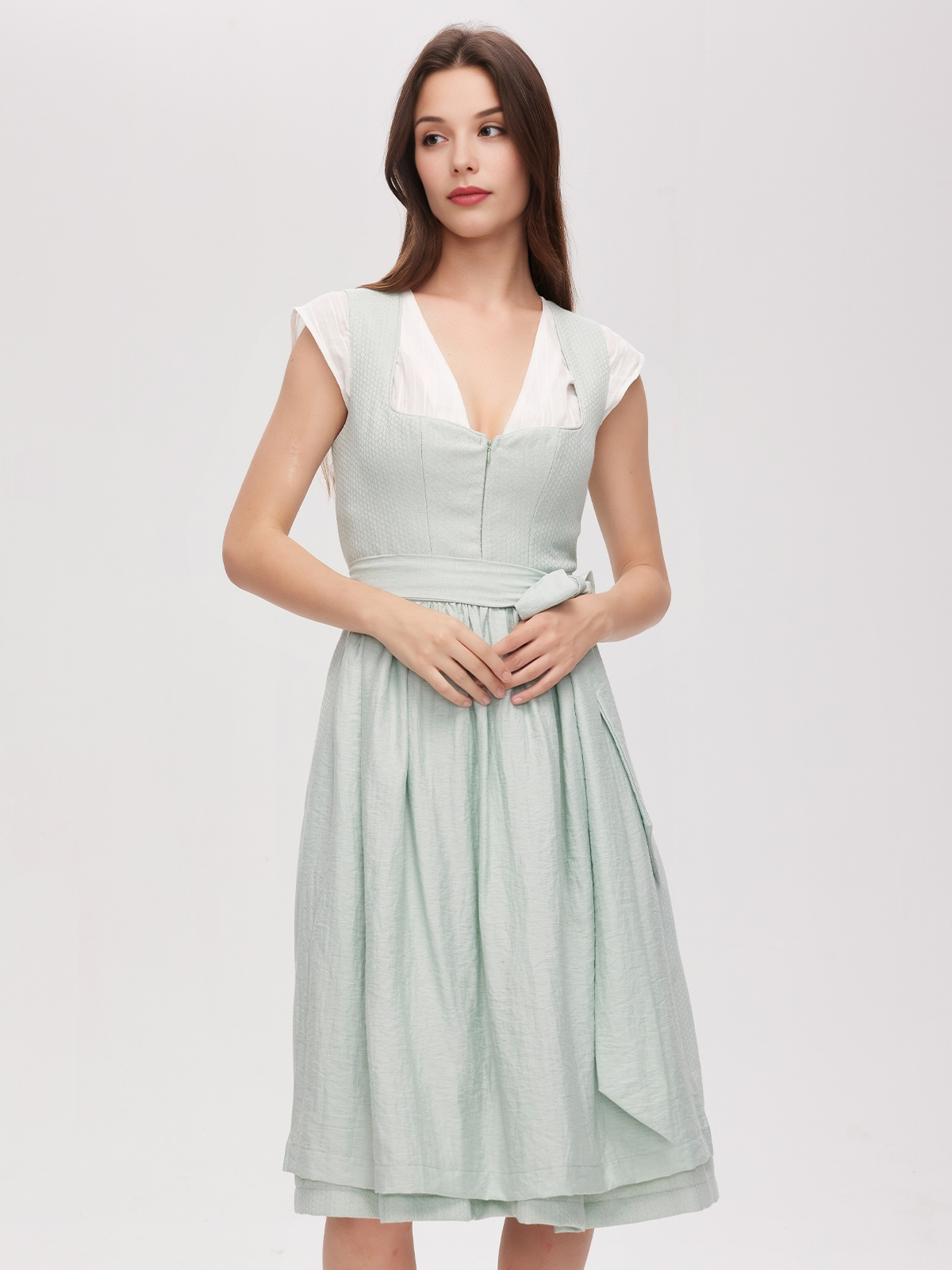 Jeinn Dirndl in Grün – Eleganz und Tradition