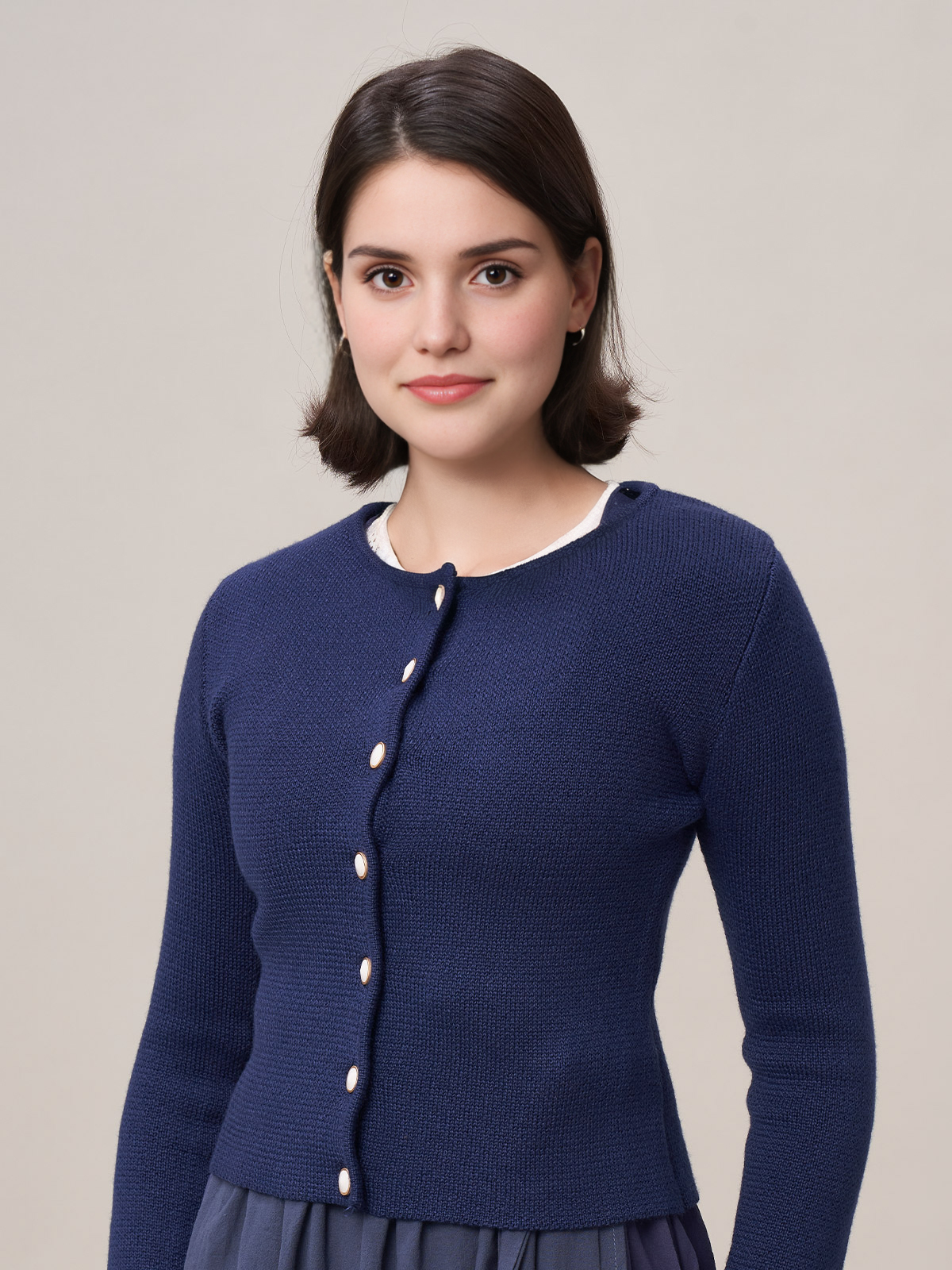 Modernes Dirndl in Marineblau