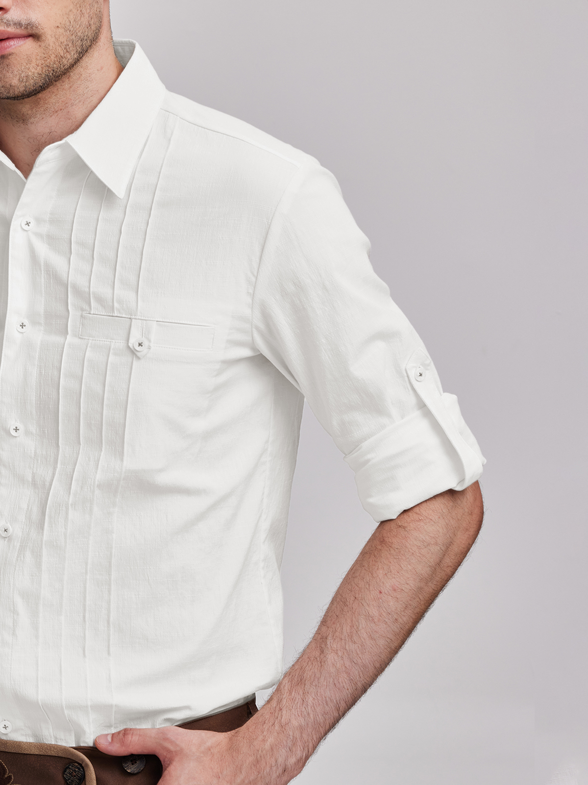 Modernes Dirndl in Weiß