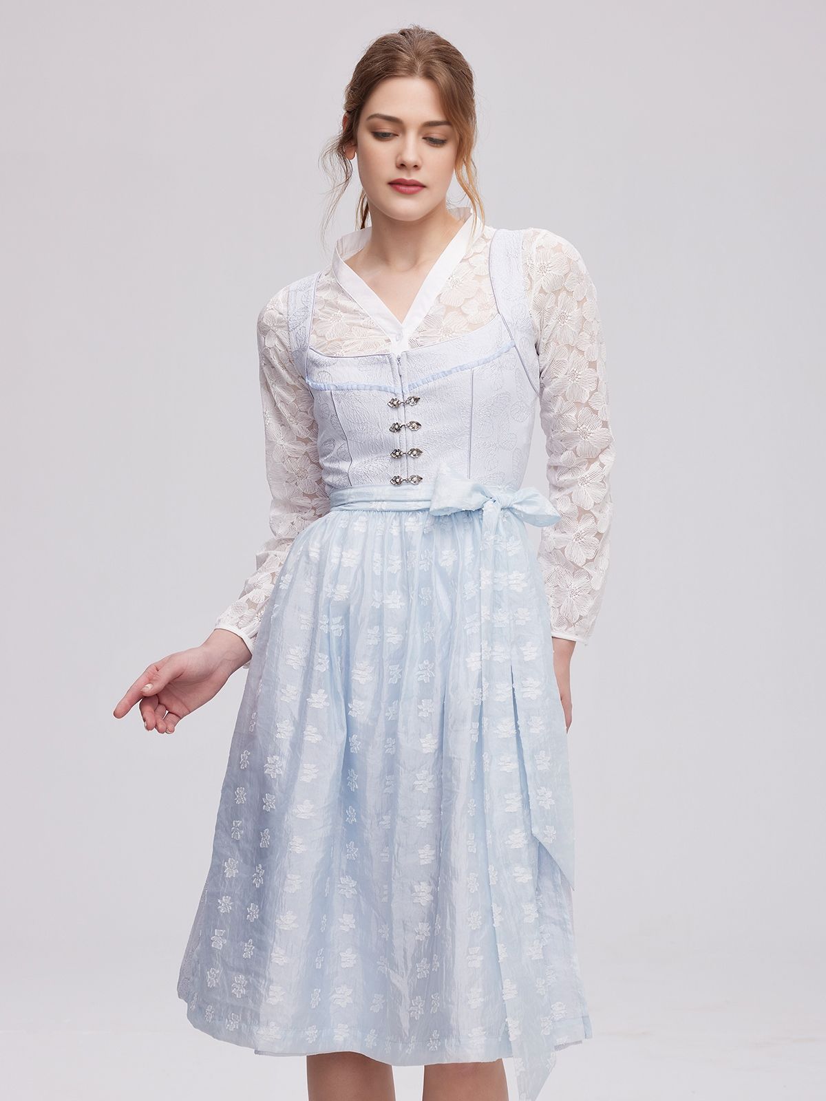 Modernes Dirndl in Blau
