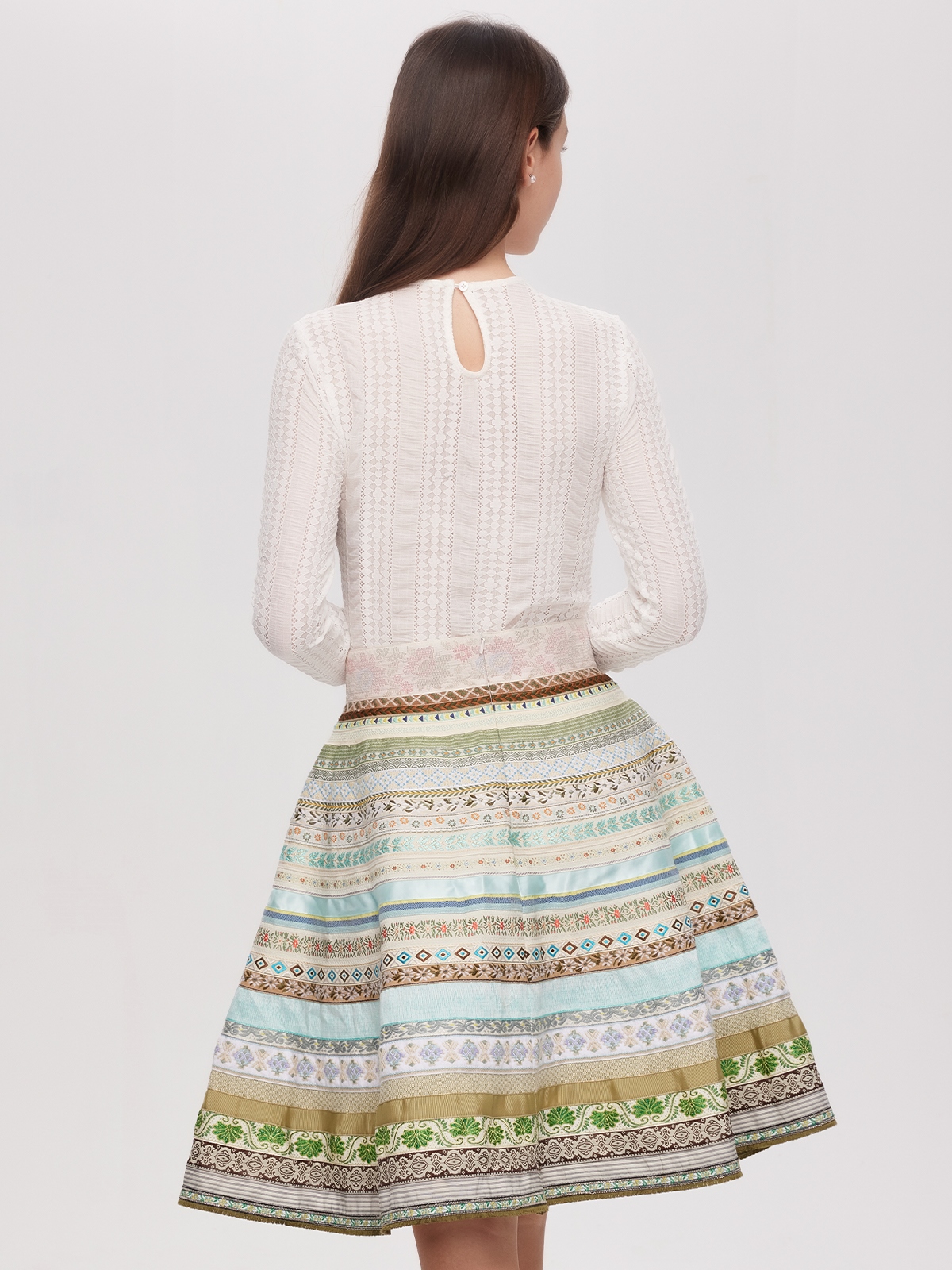 Modernes Dirndl in dunkelgrün